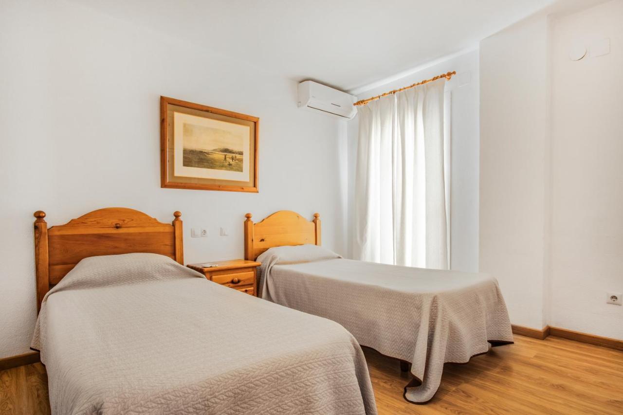 Duquesa Harbour Club Aparthotel มานิลบา ภายนอก รูปภาพ