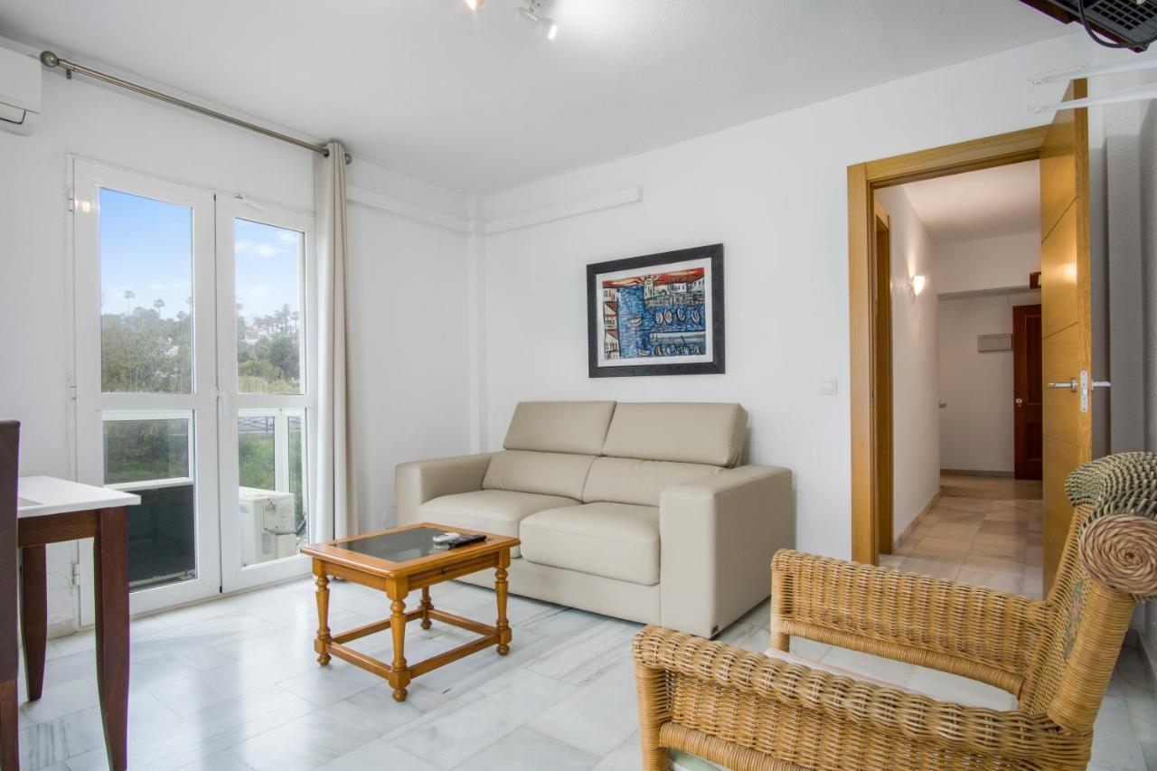 Duquesa Harbour Club Aparthotel มานิลบา ภายนอก รูปภาพ
